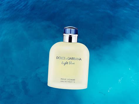 what does light blue by dolce and gabbana smell like